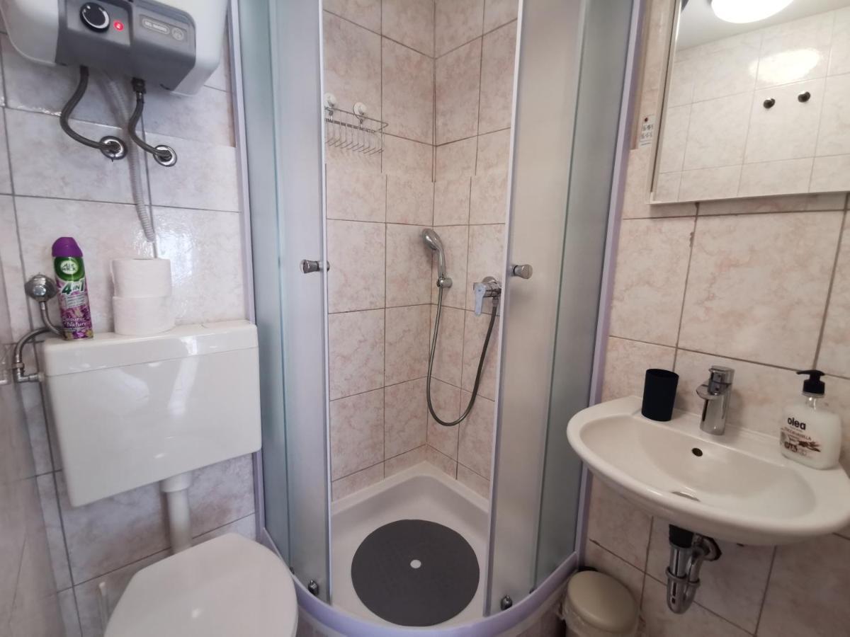 Studio Apartman Galerija Buzet Ngoại thất bức ảnh